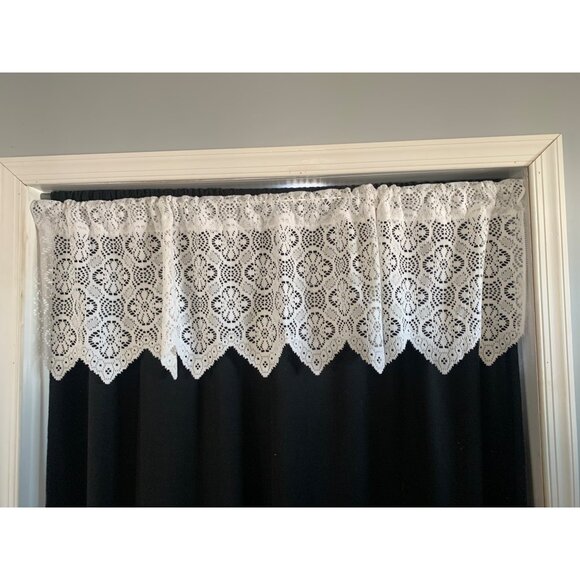 Vintage White Lace Curtain Valance 56"x15" with Floral Pattern - Picture 5 of 7